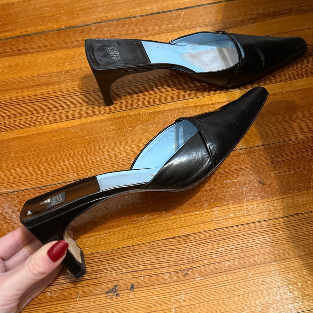 Anne Klein Black Pointed Kitten Heels